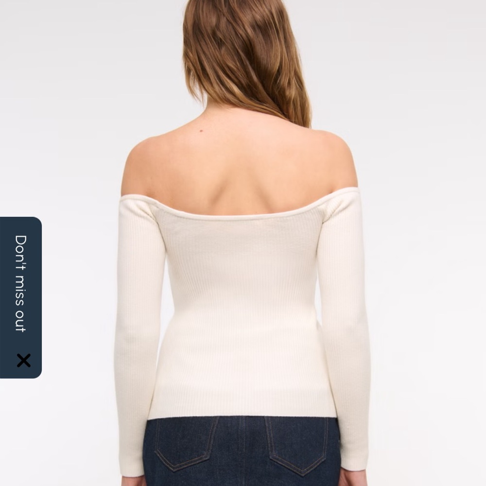 Abercrombie & Fitch Off-Shoulder Cream Sweater - Picture 5 of 9